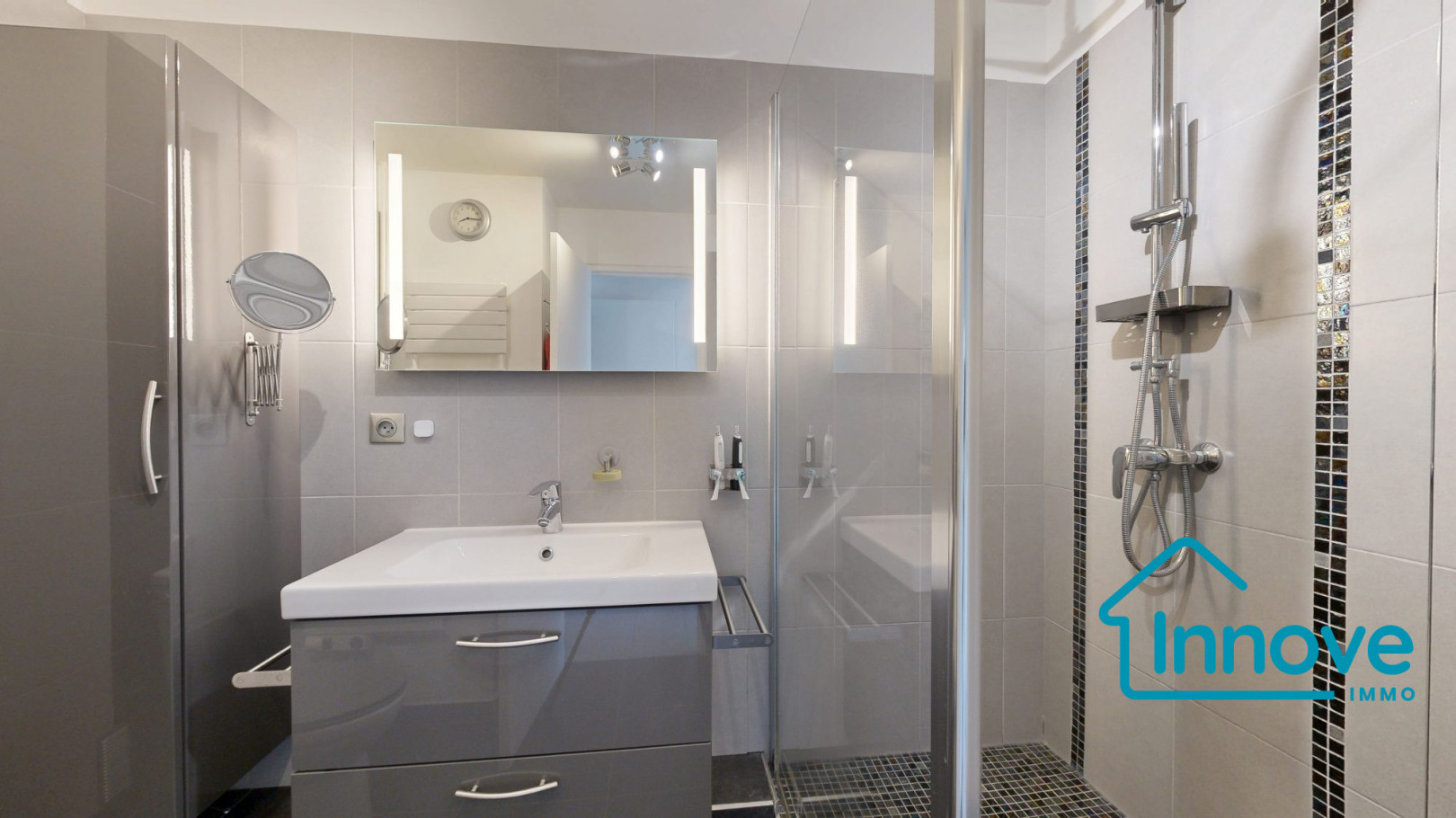 
                                                Vente
                                                 APPARTEMENT 5P - 97 m² - NOISY LE ROI