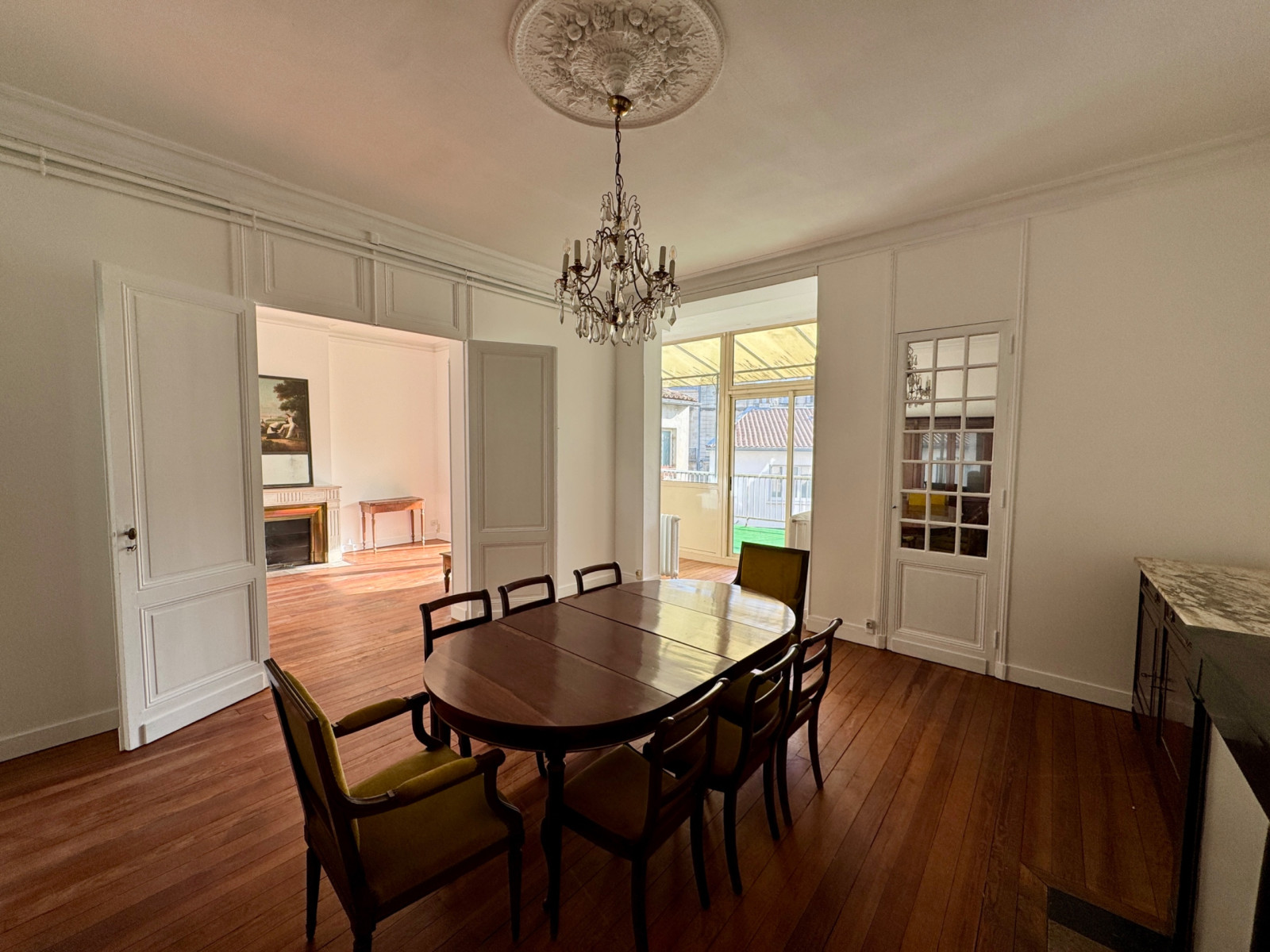 
                                                Vente
                                                 Appartement 6 pièces - 136m2 - Palais Gallien