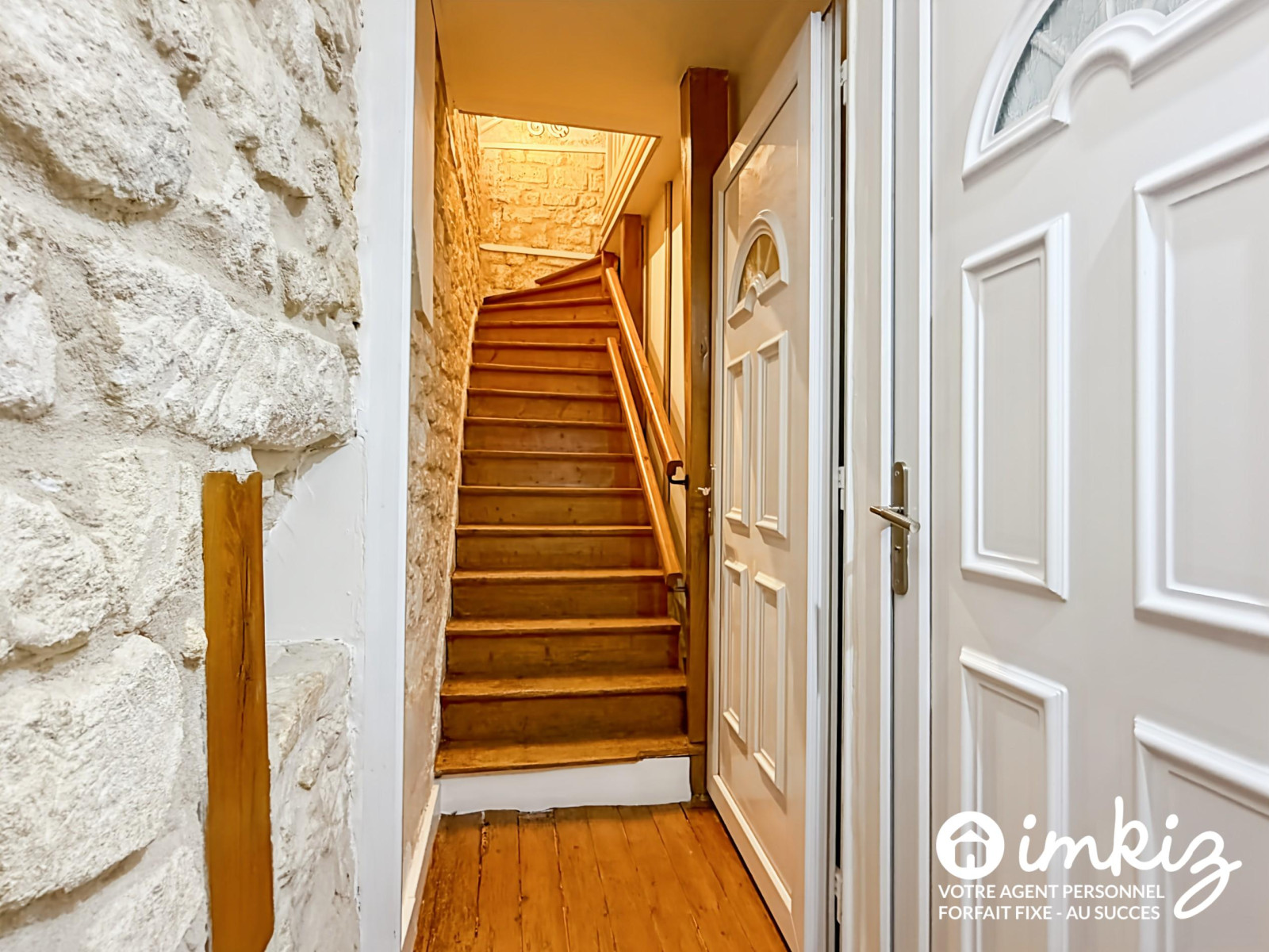 
                                                Vente
                                                 Appartement 6 pièces avec cachet