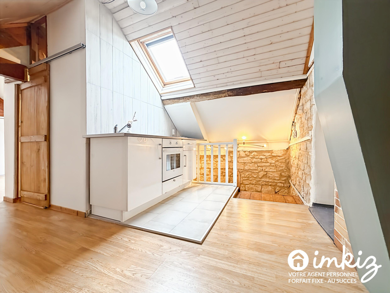 
                                                Vente
                                                 Appartement 6 pièces avec cachet