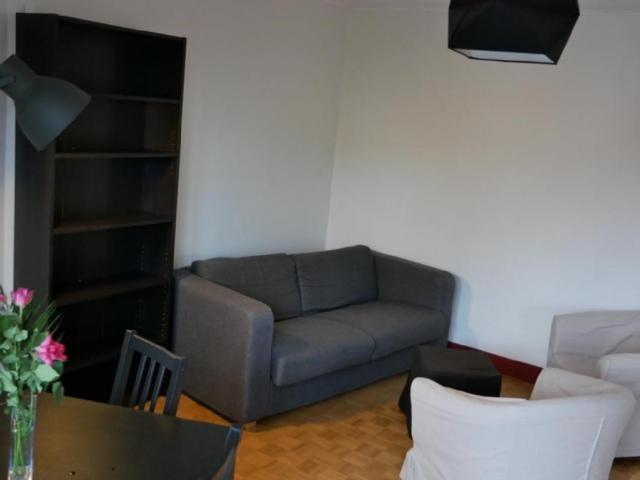 
                                                Location
                                                 Appartement 60 m² 3 p. 2 ch. VERSAILLES (78000)