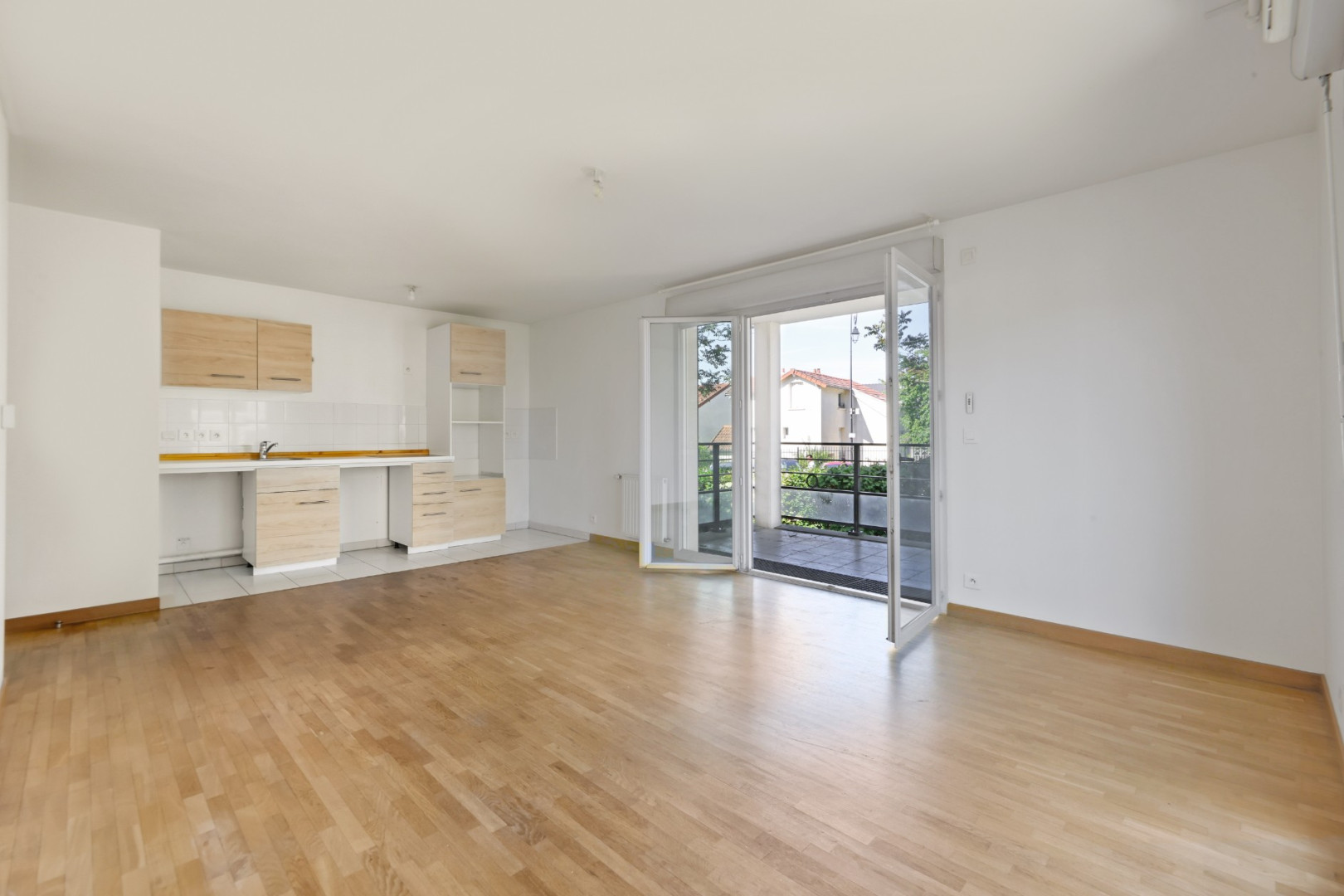 
                                                Vente
                                                 Appartement 61 m² - Neuilly-Plaisance