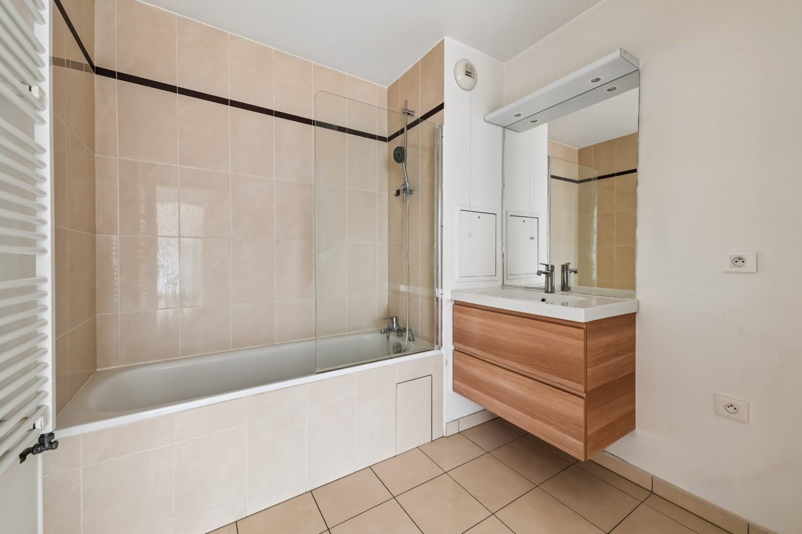 
                                                Vente
                                                 Appartement 62 m² - Le Plessis-Trévise