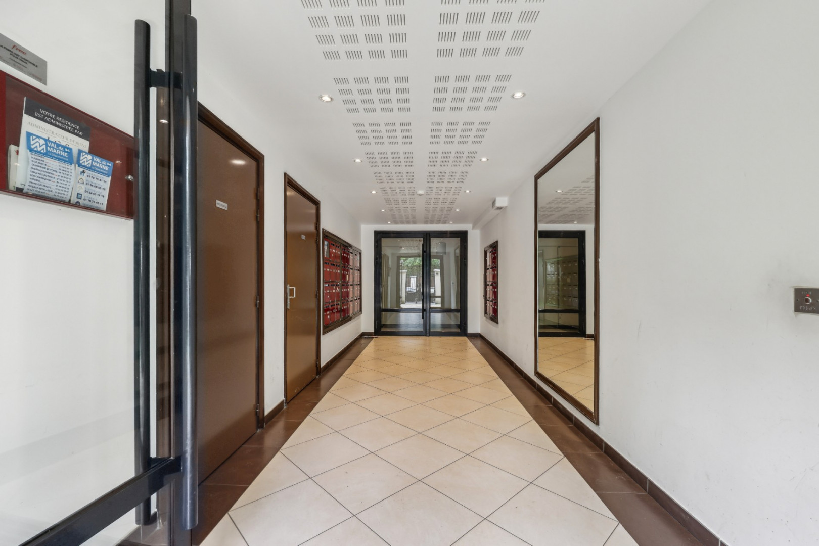 
                                                Vente
                                                 Appartement 62 m² - Le Plessis-Trévise