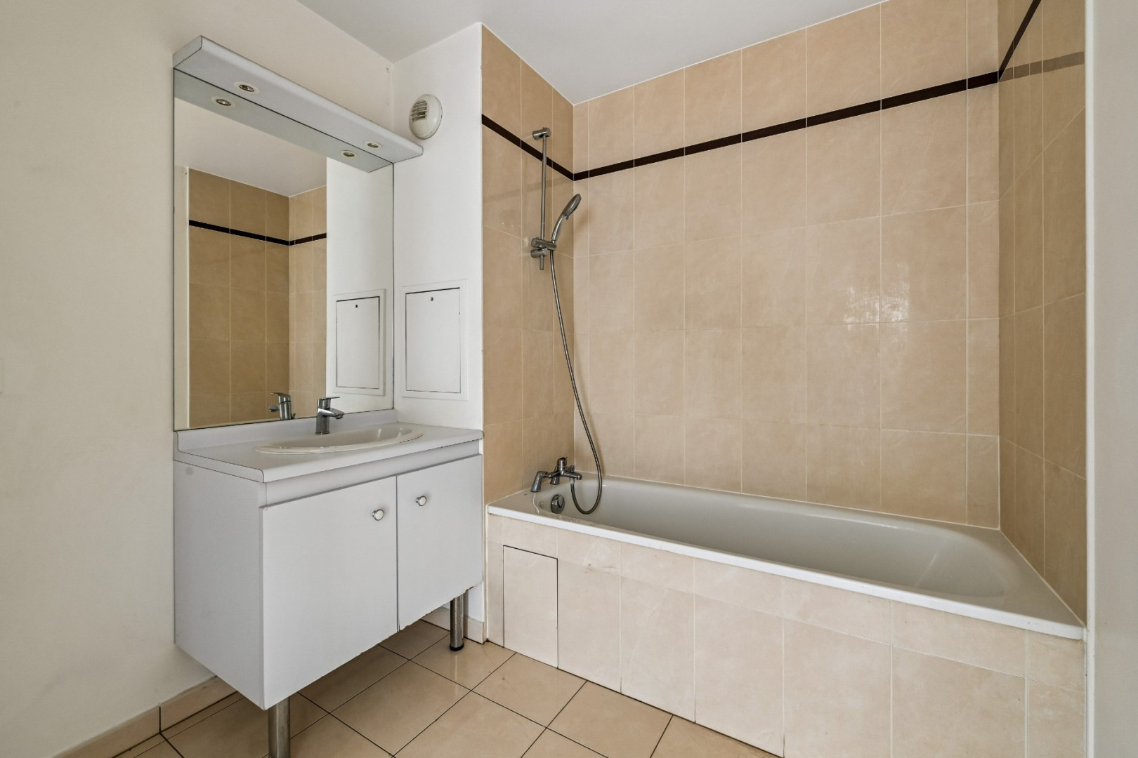 
                                                Vente
                                                 Appartement 62 m² - Le Plessis-Trévise