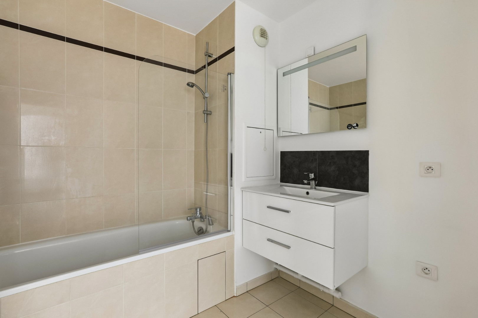 
                                                Vente
                                                 Appartement 63 m² - Le Plessis-Trévise