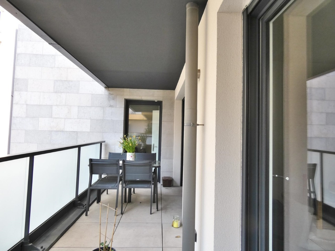 
                                                Vente
                                                 Appartement - 64,01 m² - 3 pièces