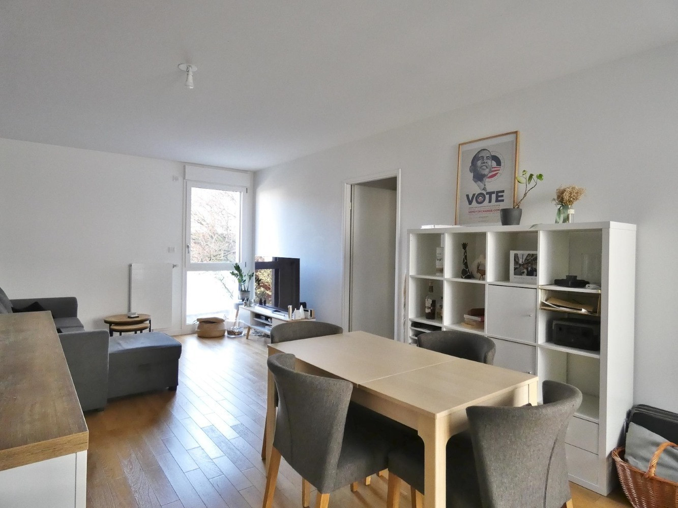 
                                                Vente
                                                 Appartement - 64,01 m² - 3 pièces