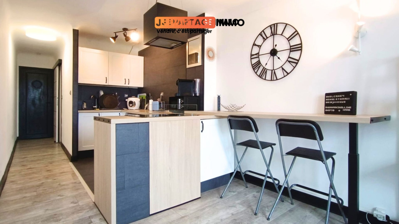 
                                                Vente
                                                 Appartement · 64 m² · 3 pièces
