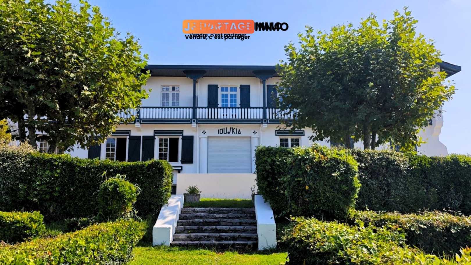 
                                                Vente
                                                 Appartement · 64 m² · 3 pièces