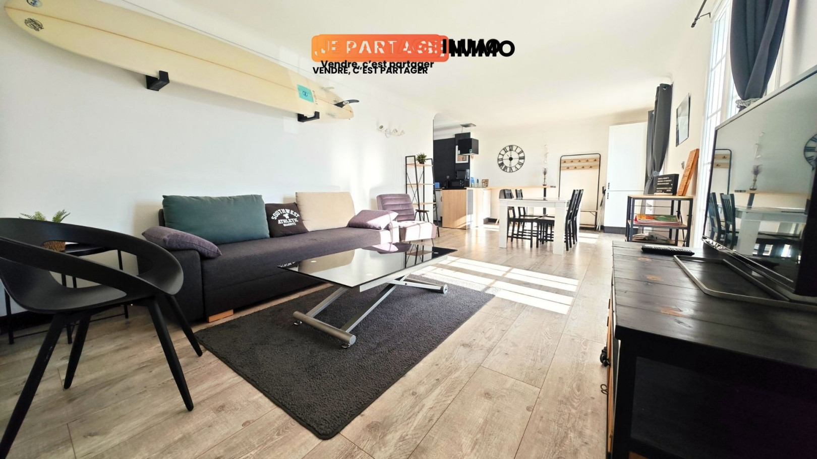 
                                                Vente
                                                 Appartement · 64 m² · 3 pièces