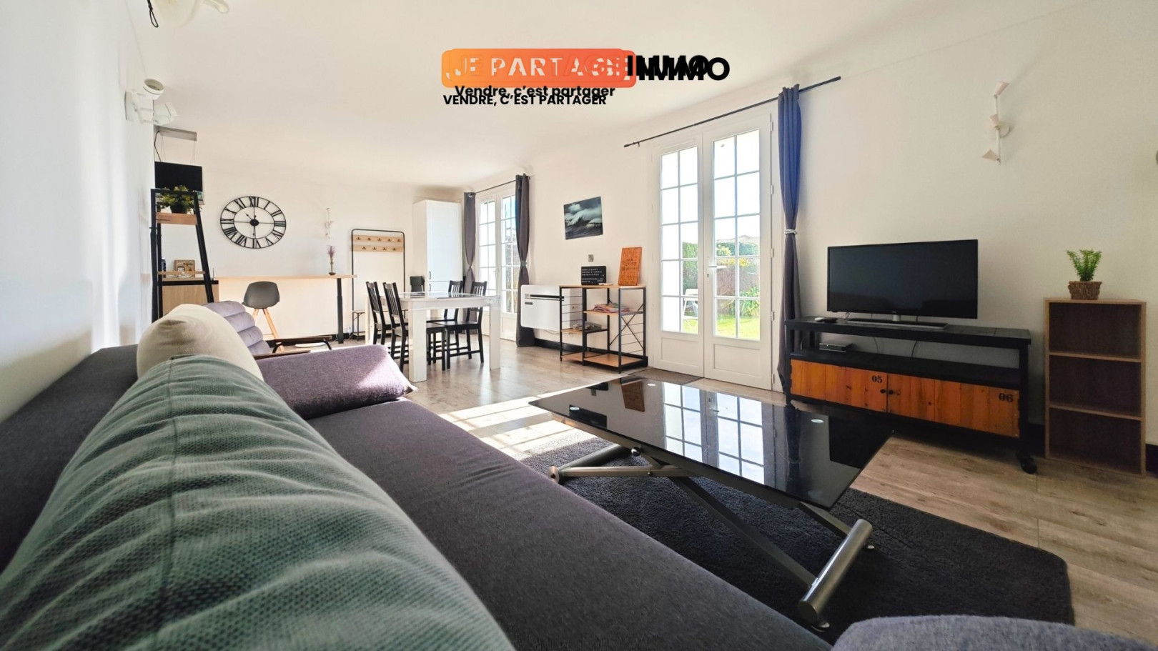 
                                                Vente
                                                 Appartement · 64 m² · 3 pièces