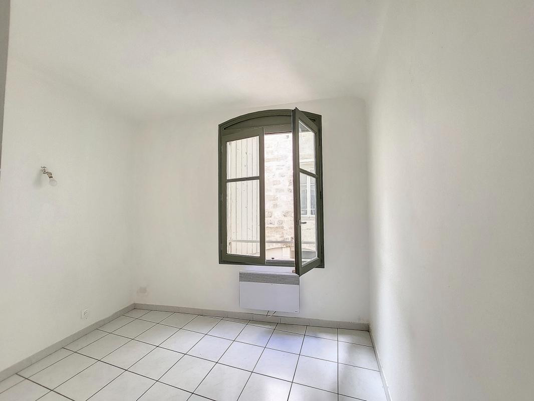 
                                                Vente
                                                 Appartement 65m², T3, 1er étage