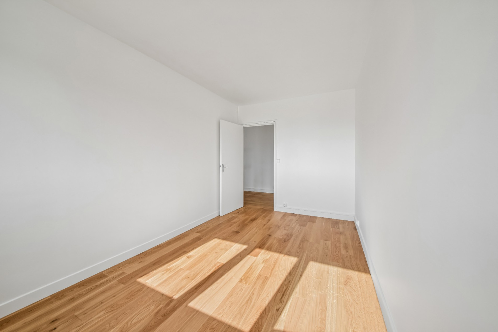 
                                                Vente
                                                 Appartement 66m² - CLICHY