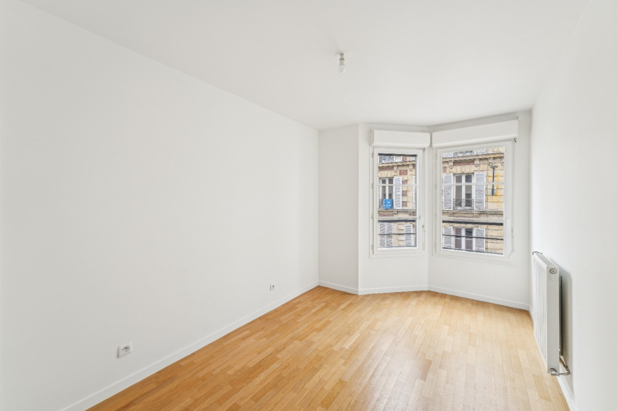 
                                                Vente
                                                 Appartement 68 m² - Clichy