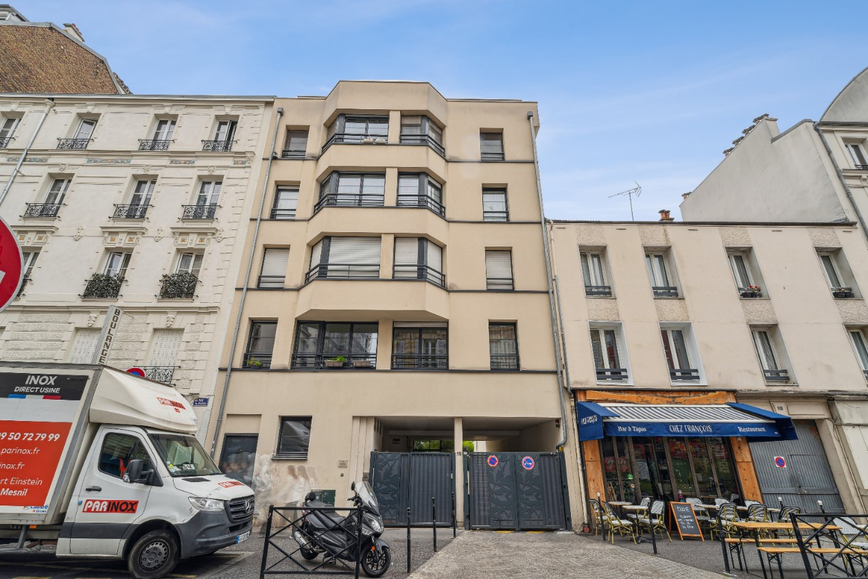 
                                                Vente
                                                 Appartement de 30 m² avec jardin - Clichy