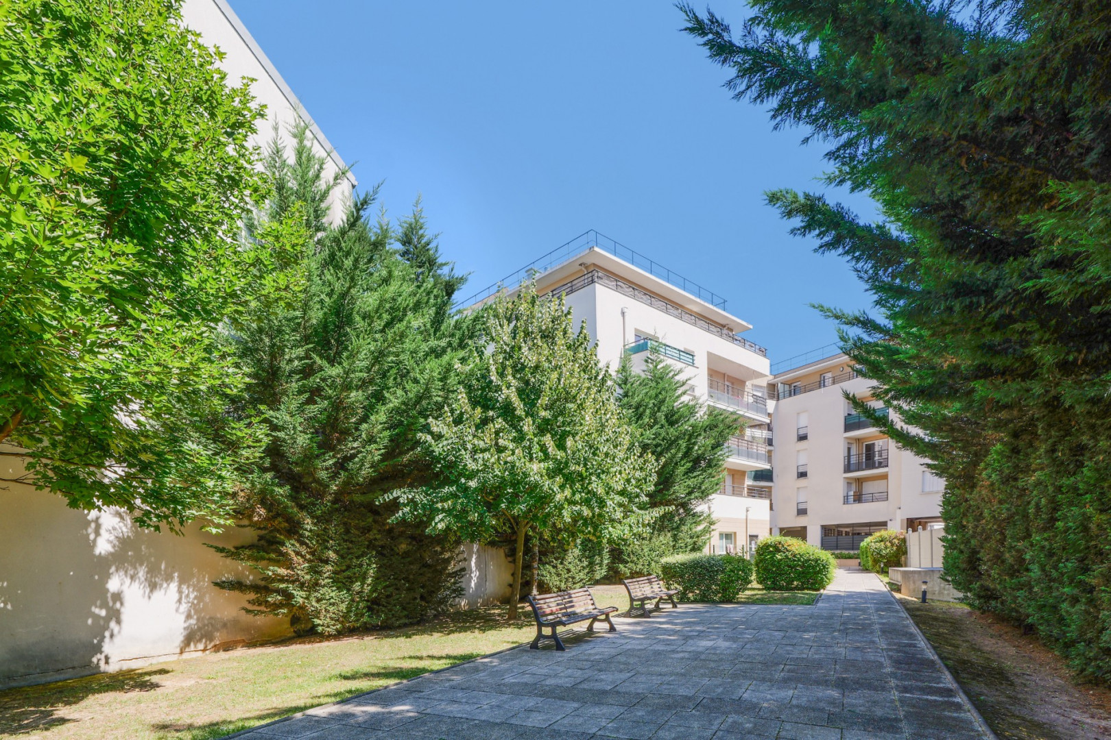 
                                                Vente
                                                 Appartement 68m² - Drancy