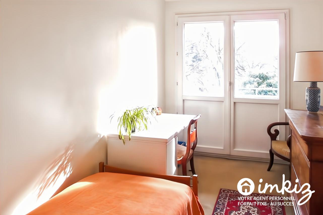 
                                                Vente
                                                 Appartement 7 pièces - 5 chambres - plein sud