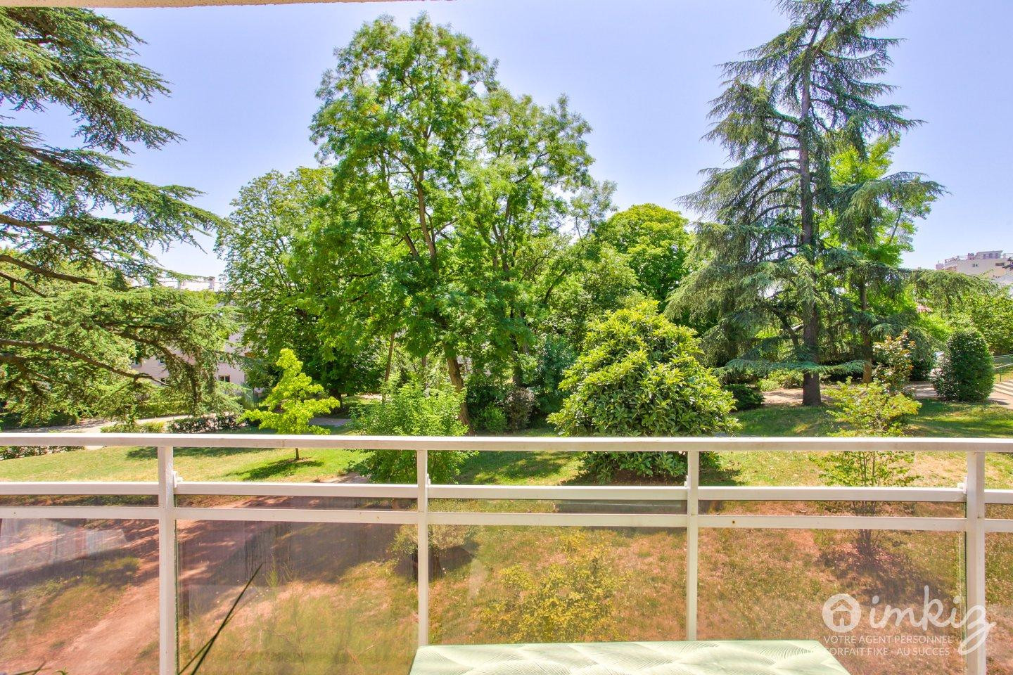 
                                                Vente
                                                 Appartement 7 pièces - 5 chambres - plein sud