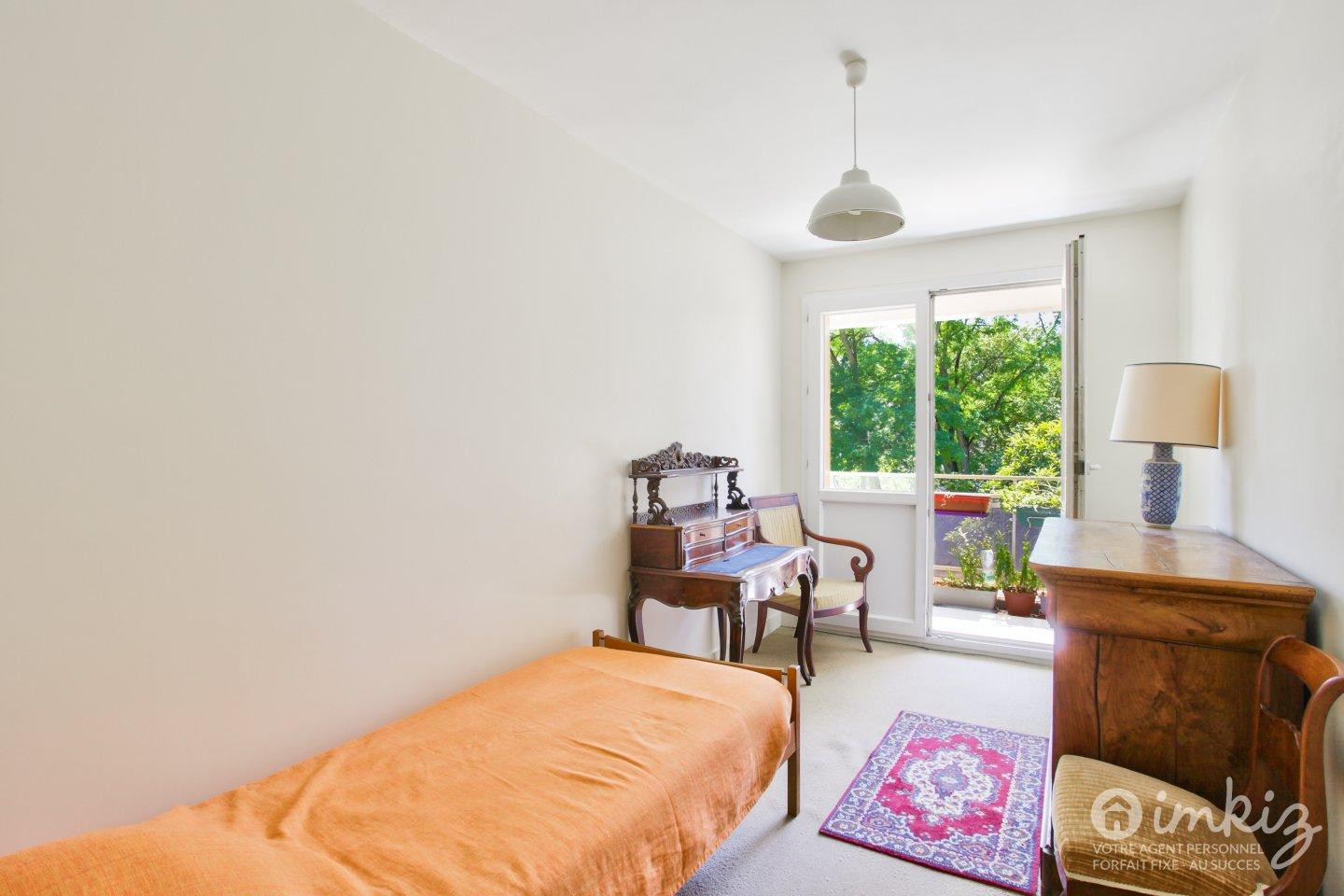 
                                                Vente
                                                 Appartement 7 pièces - 5 chambres - plein sud