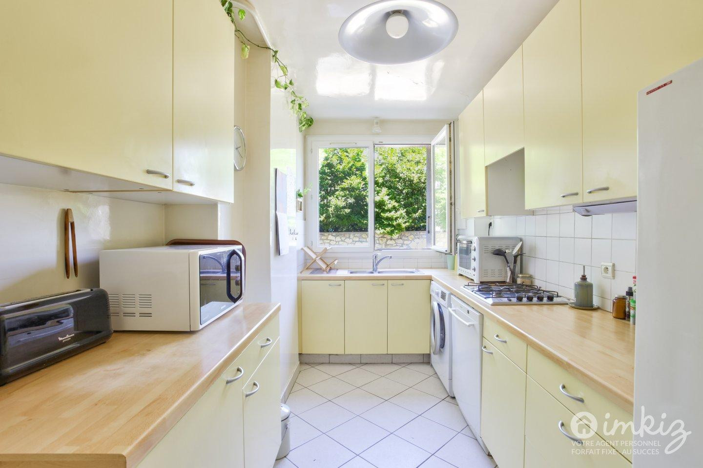 
                                                Vente
                                                 Appartement 7 pièces - 5 chambres - plein sud