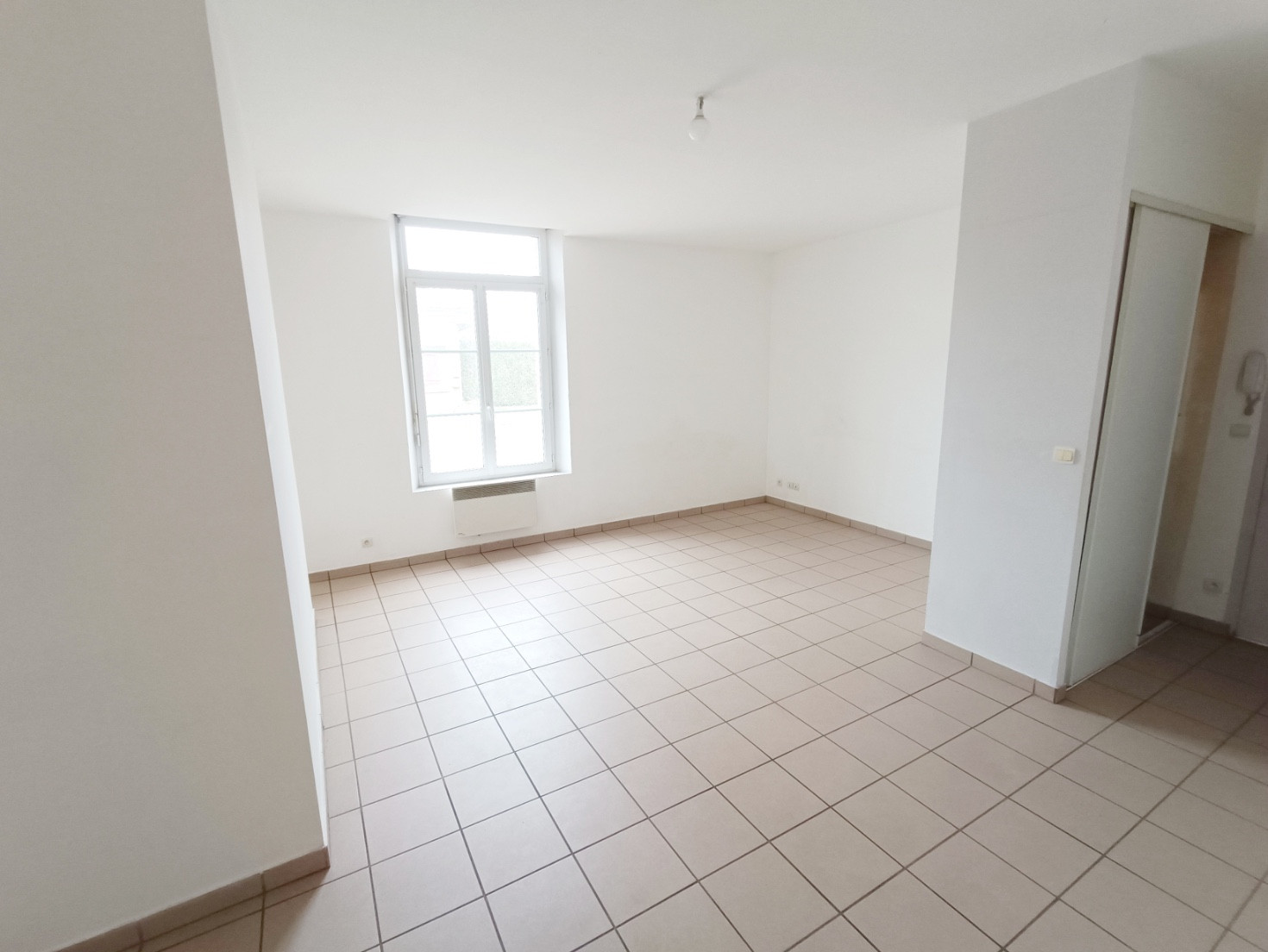
                                                Location
                                                 Appartement 70m2, 2 chambres, Talmas
