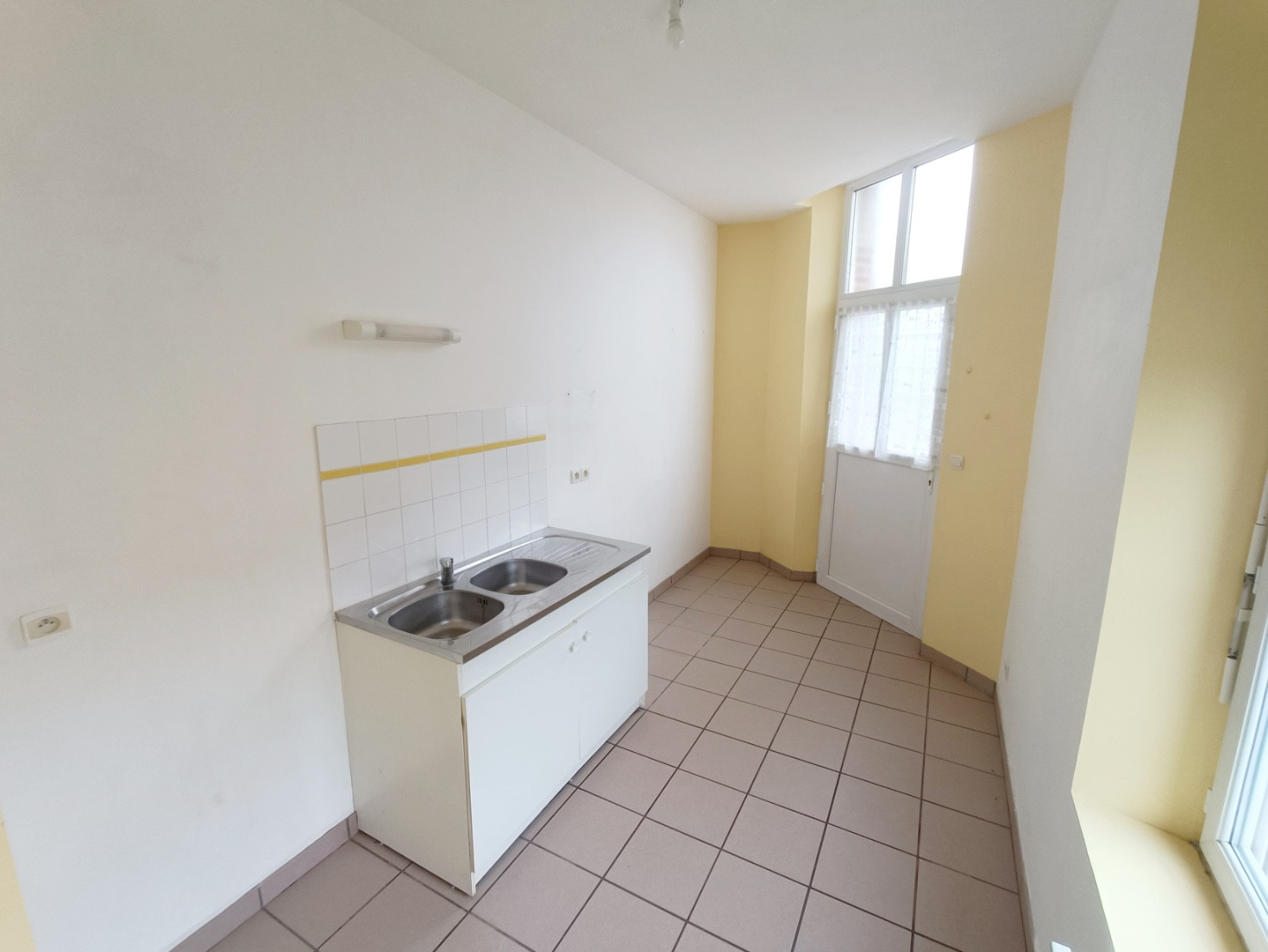 
                                                Location
                                                 Appartement 70m2, 2 chambres, Talmas