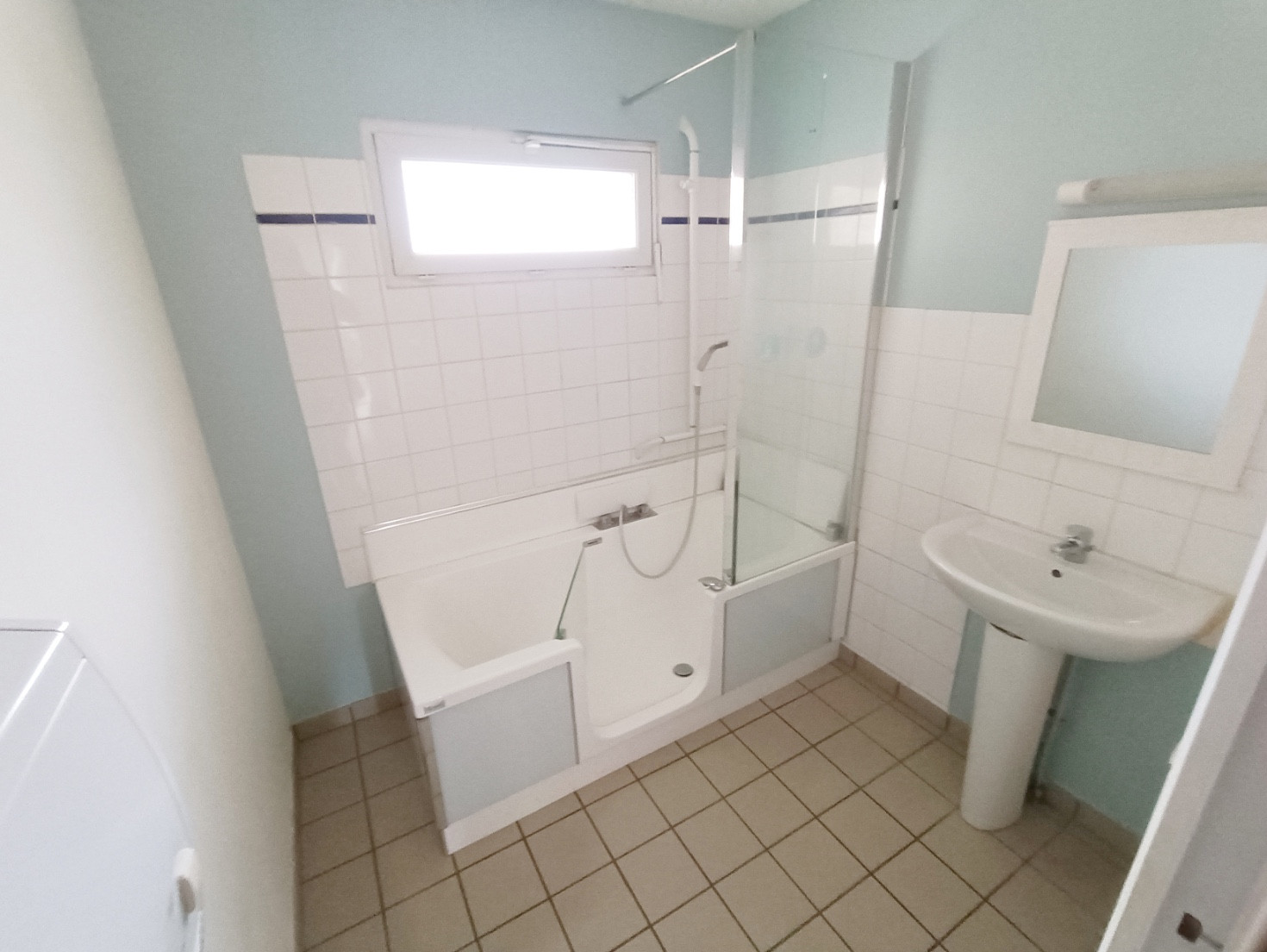 
                                                Location
                                                 Appartement 70m2, 2 chambres, Talmas