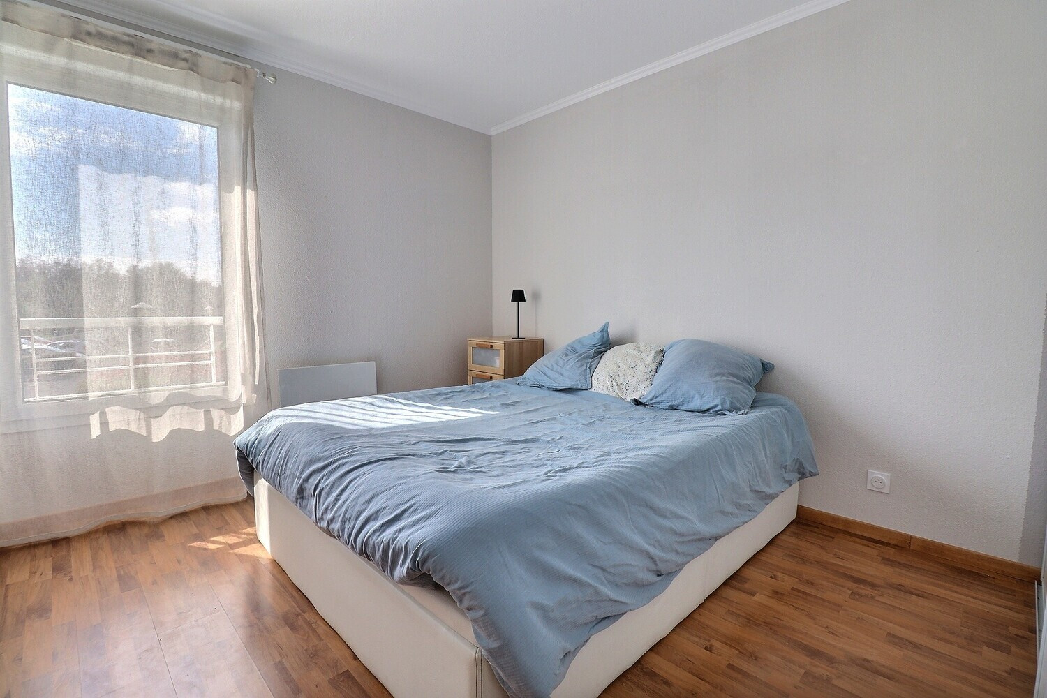 
                                                Vente
                                                 Appartement - 73 m² - 3 pièces