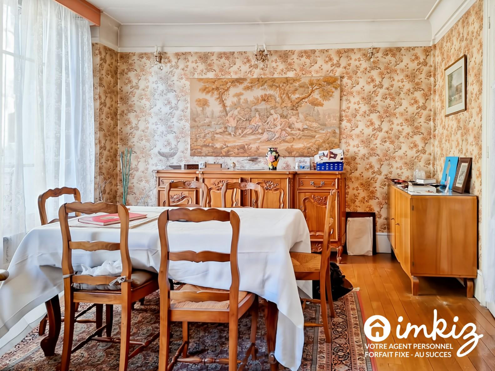 
                                                Vente
                                                 Appartement  76 m² à potentiel quartier vivant
