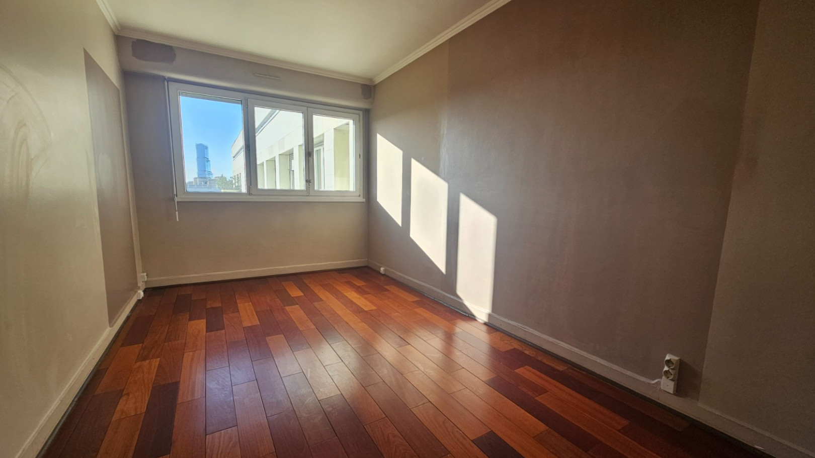 
                                                Vente
                                                 Appartement 77m² - CLICHY