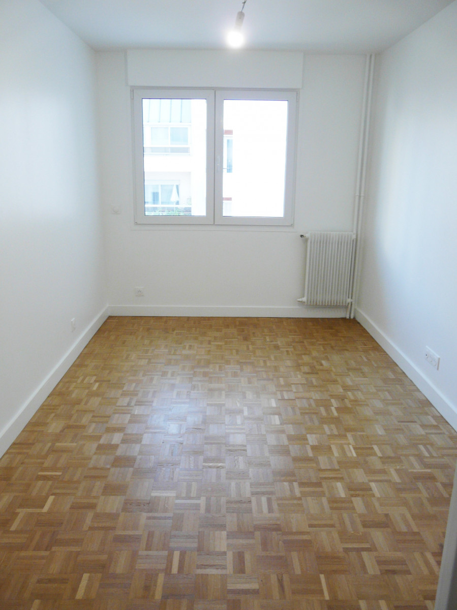 
                                                Location
                                                 Appartement 78 m² 75015