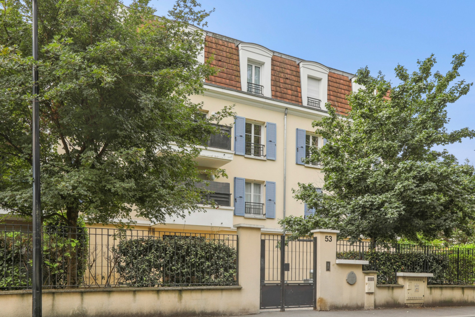 
                                                Vente
                                                 Appartement 78 m² - Le Plessis-Trévise
