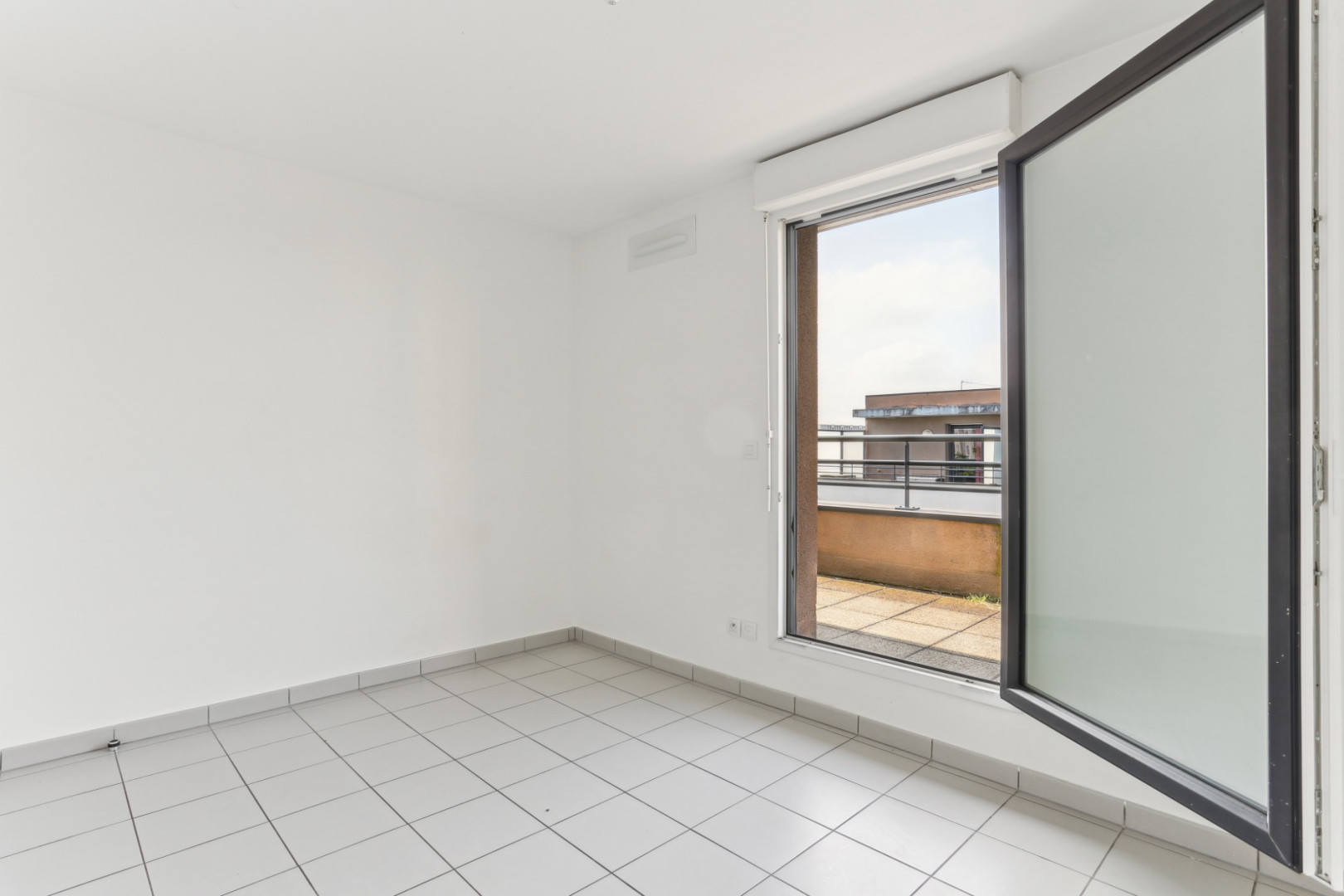 
                                                Vente
                                                 Appartement 78 m² - Maisons Alfort
