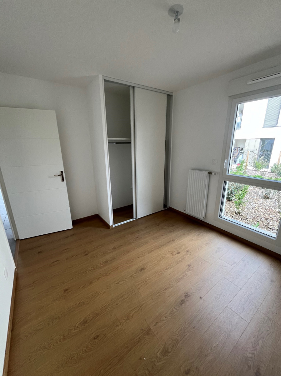 
                                                Vente
                                                 APPARTEMENT 79 m² - RILLIEUX-LA-PAPE
