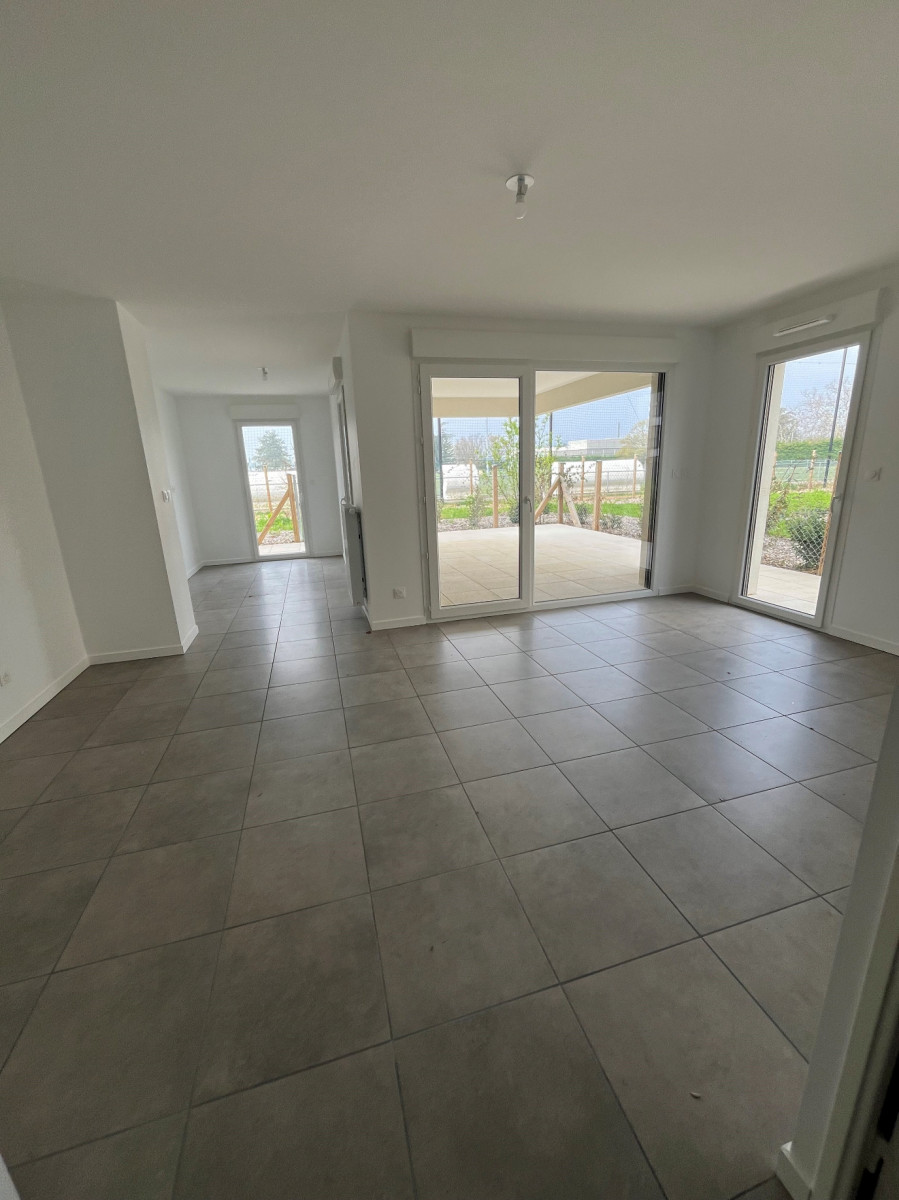 
                                                Vente
                                                 APPARTEMENT 79 m² - RILLIEUX-LA-PAPE