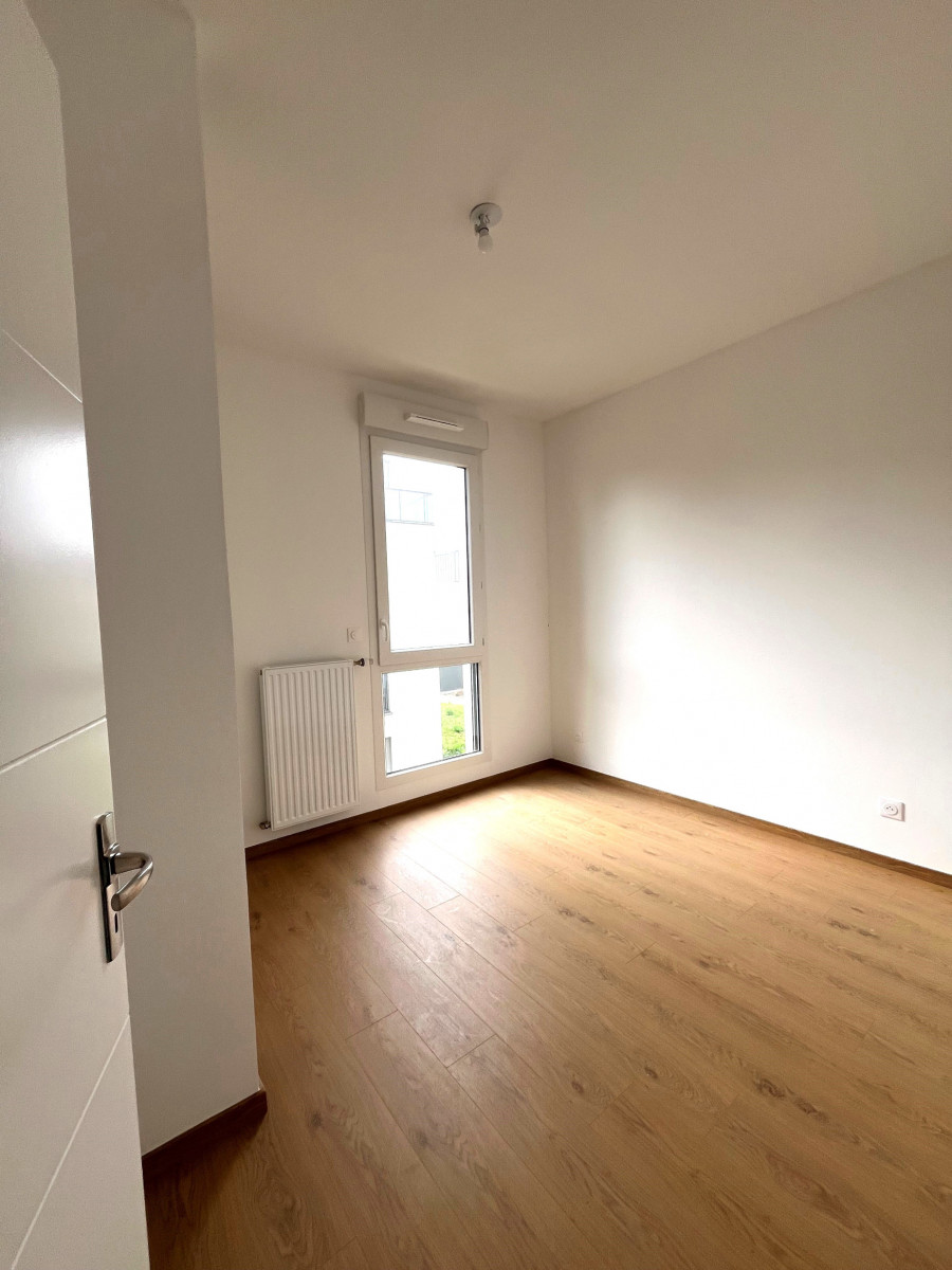 
                                                Vente
                                                 APPARTEMENT 81 m² - RILLIEUX-LA-PAPE