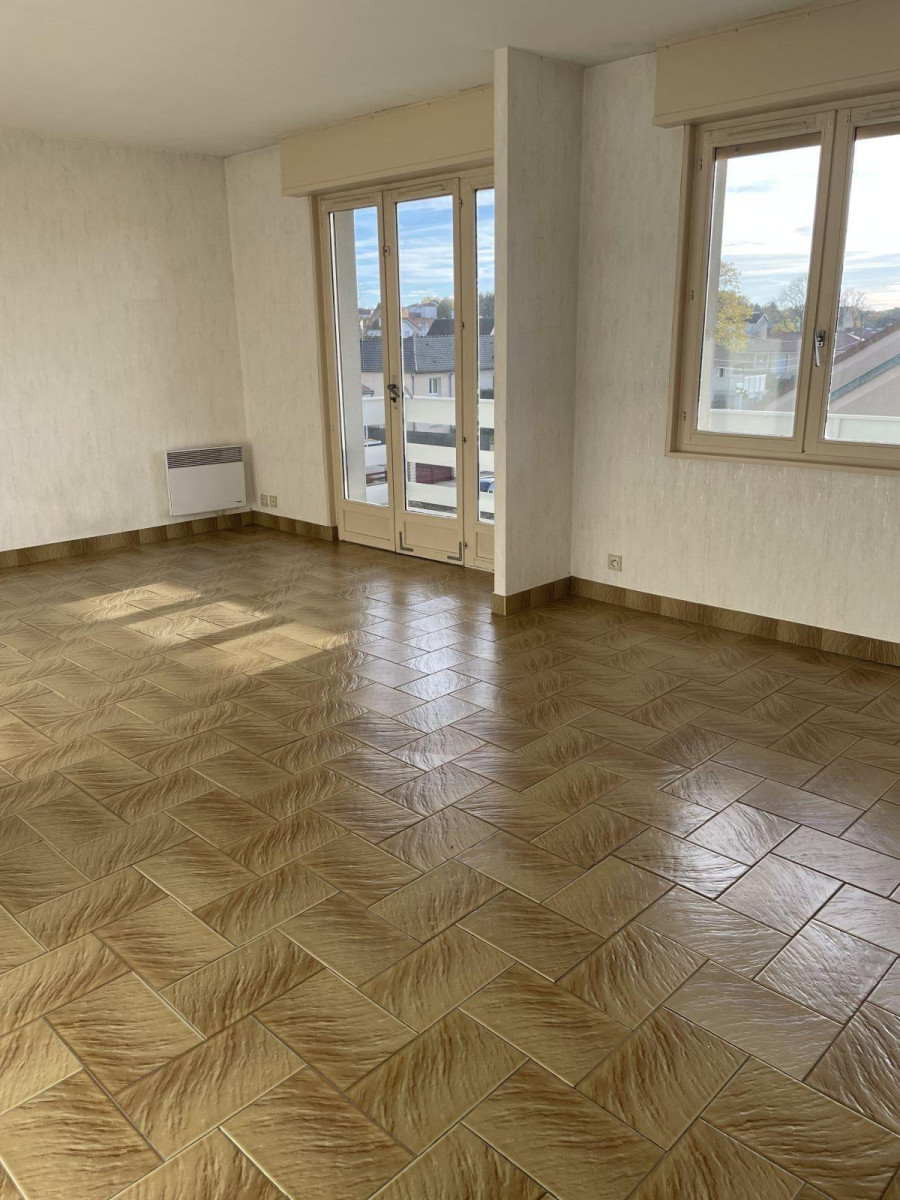 
                                                Location
                                                 Appartement 84 m2 avec vue magnifique sur Verdun