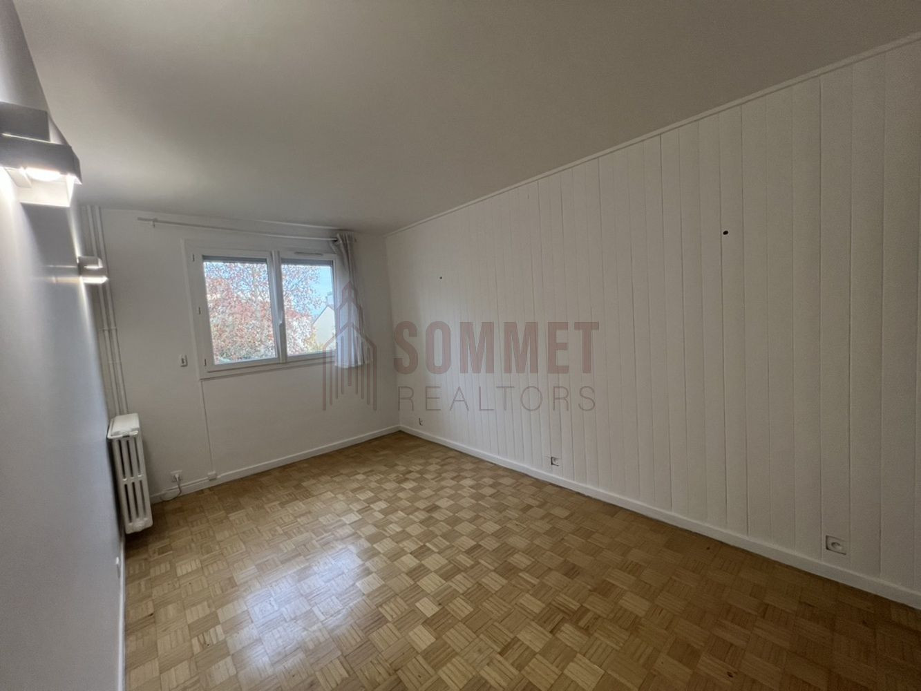 
                                                Location
                                                 Appartement - 86 m² - 4 pièces