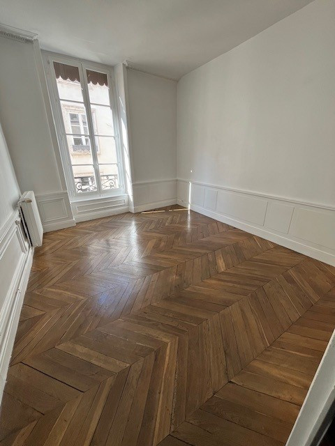 
                                                Vente
                                                 APPARTEMENT 88 m² - LYON 2ème