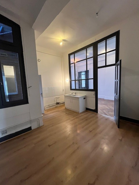 
                                                Vente
                                                 APPARTEMENT 88 m² - LYON 2ème