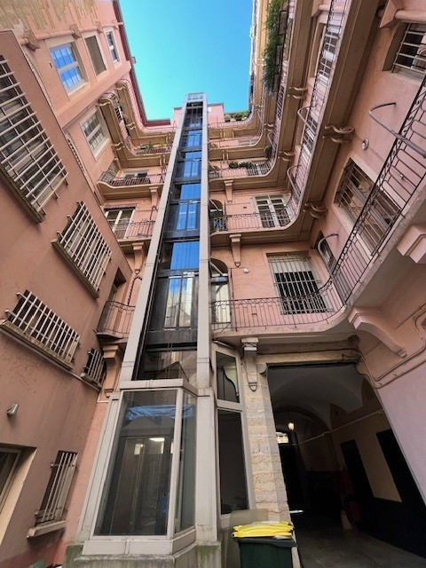 
                                                Vente
                                                 APPARTEMENT 88 m² - LYON 2ème