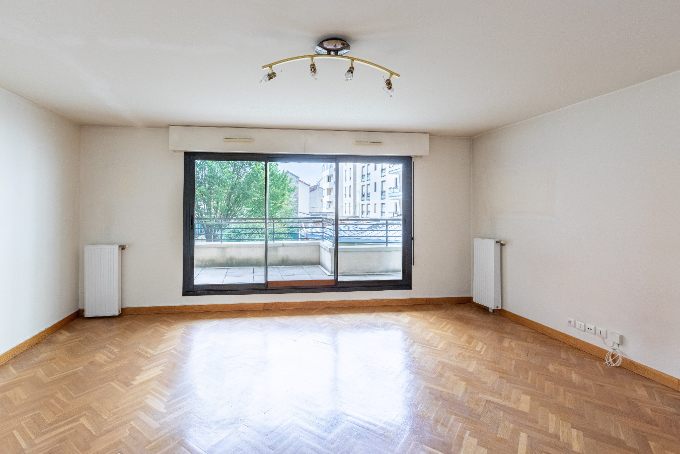 
                                                Vente
                                                 Appartement - 88 m² - Montrouge (92)