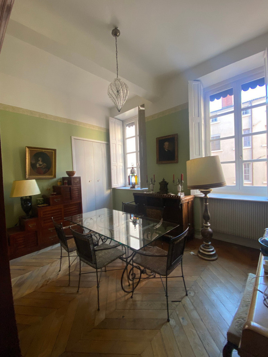 
                                                Vente
                                                 APPARTEMENT 92 m² - LYON 2ème