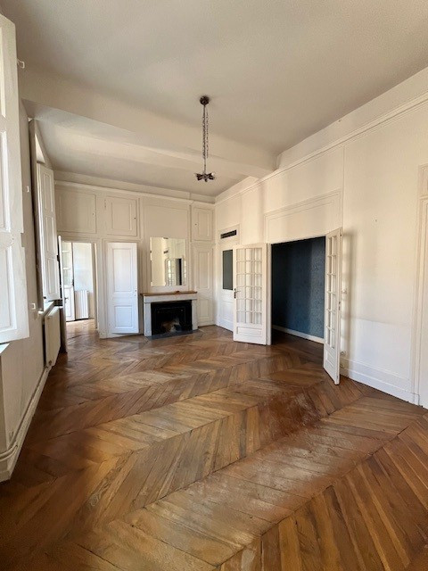 
                                                Vente
                                                 APPARTEMENT 92 m² - LYON 2ème