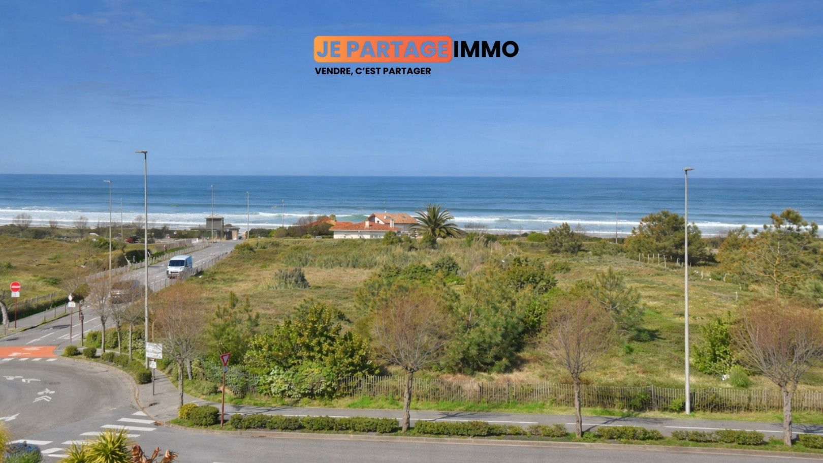 
                                                Vente
                                                 Appartement · 94 m² · 4 pièces