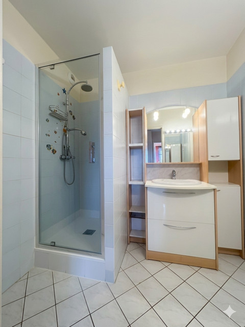 
                                                Vente
                                                 Appartement 94 m² à vendre sur Décines Charpieu