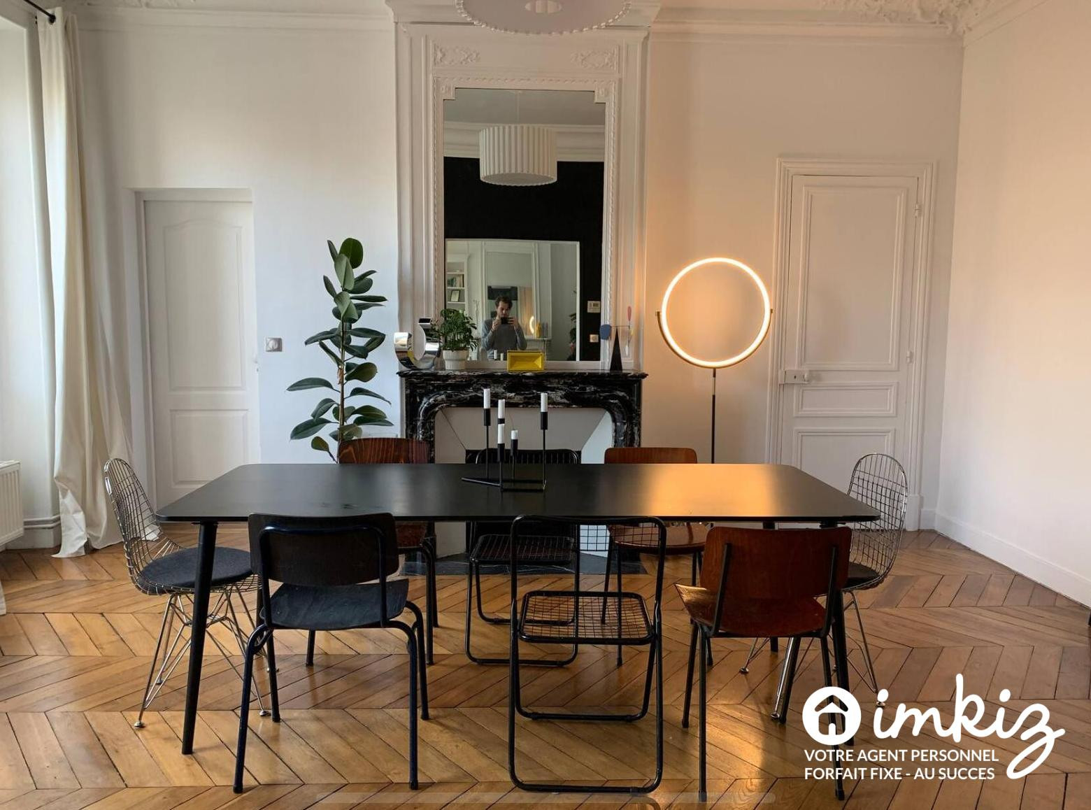 
                                                Vente
                                                 Appartement 94m² avec parquet moulures cheminée