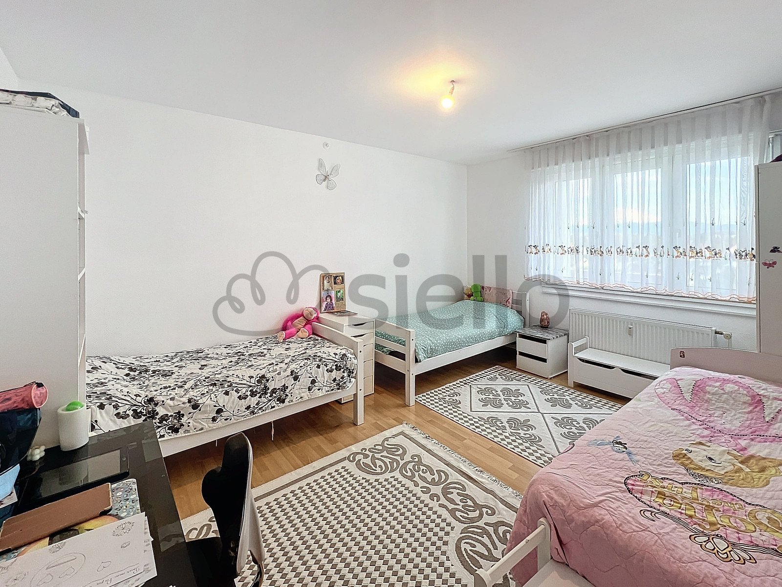 
                                                Vente
                                                 Appartement 95,02 m² avec Balcon, & Garage.