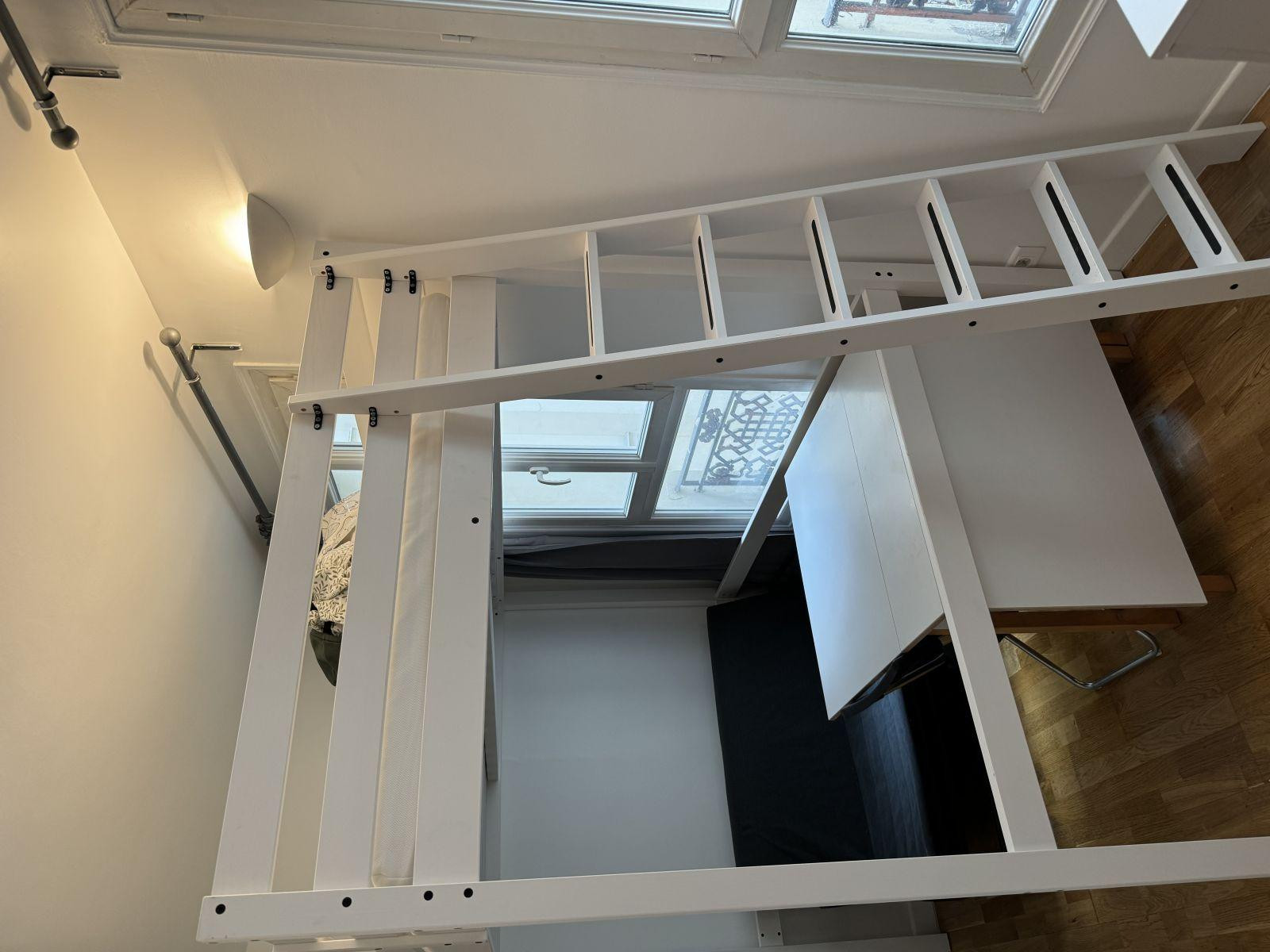 
                                                Location
                                                 Appartement 9e